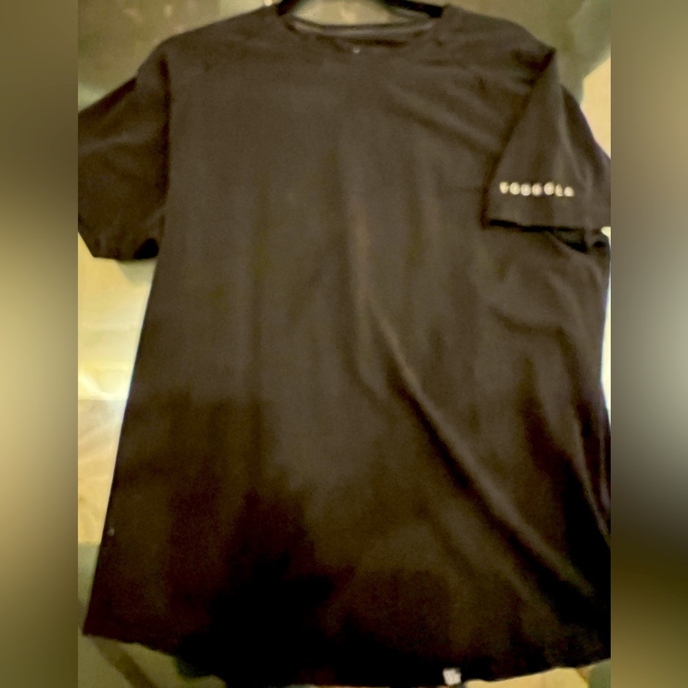 Mens Young La shirt, used in great condition